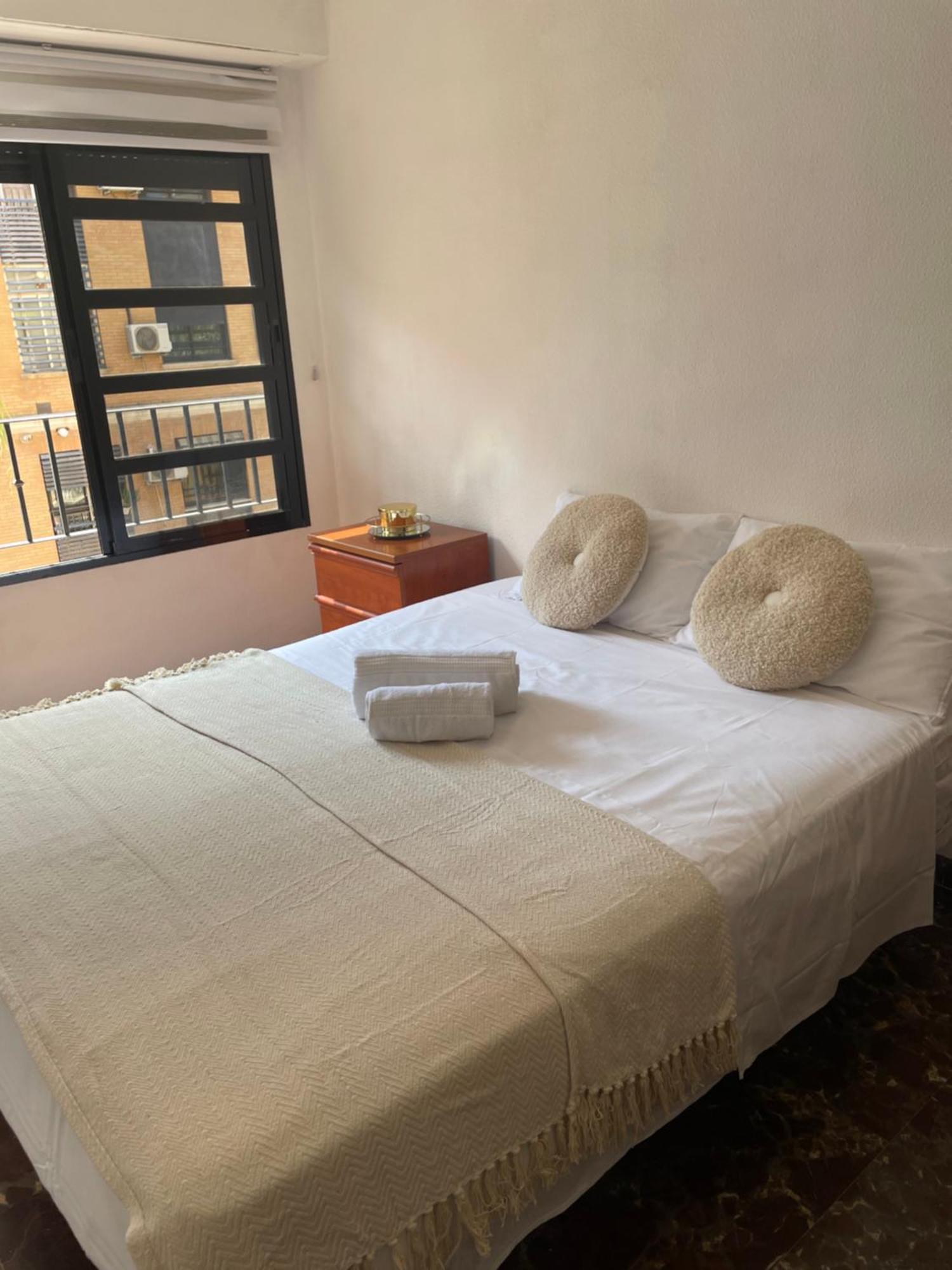 Habitacion Cerca Del Centro De Valencia Apartment ภายนอก รูปภาพ